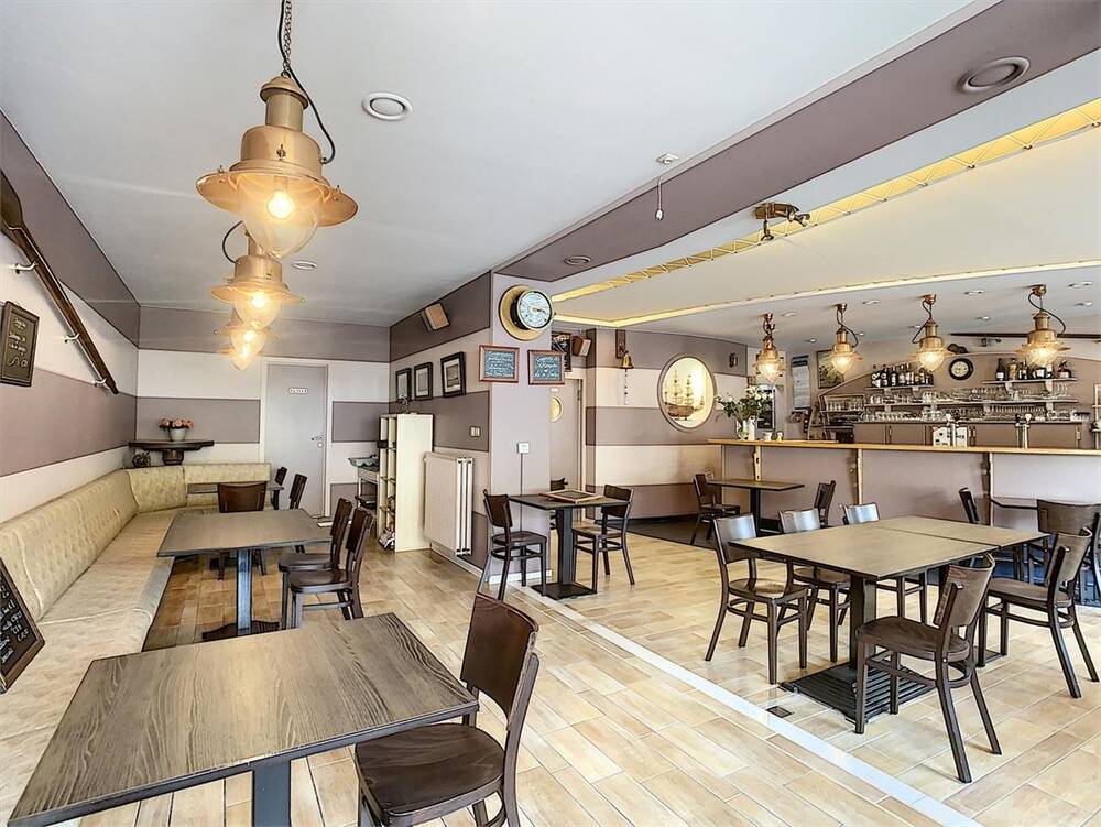 Handelszaak te  koop in Zeebrugge 8380 0.00€ 4 slaapkamers 375.00m² - Zoekertje 32703