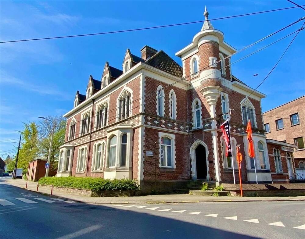 Herenhuis te  koop in Kortrijk 8500 545000.00€ 10 slaapkamers 900.00m² - Zoekertje 1377197