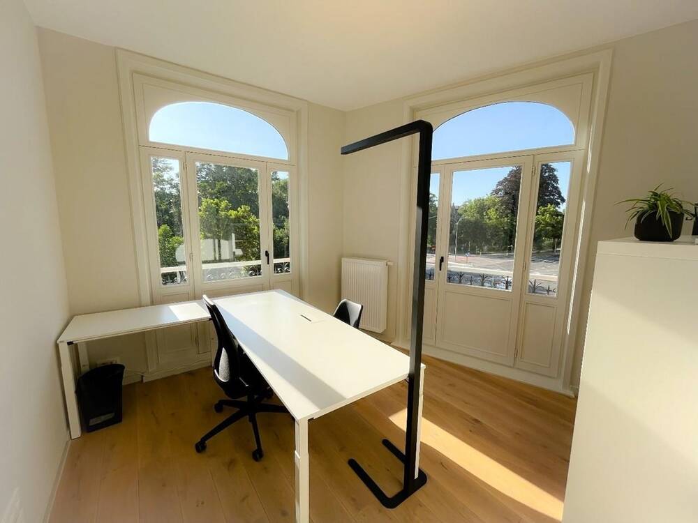 Handelszaak te  huur in Brugge 8000 540.00€  slaapkamers m² - Zoekertje 32432