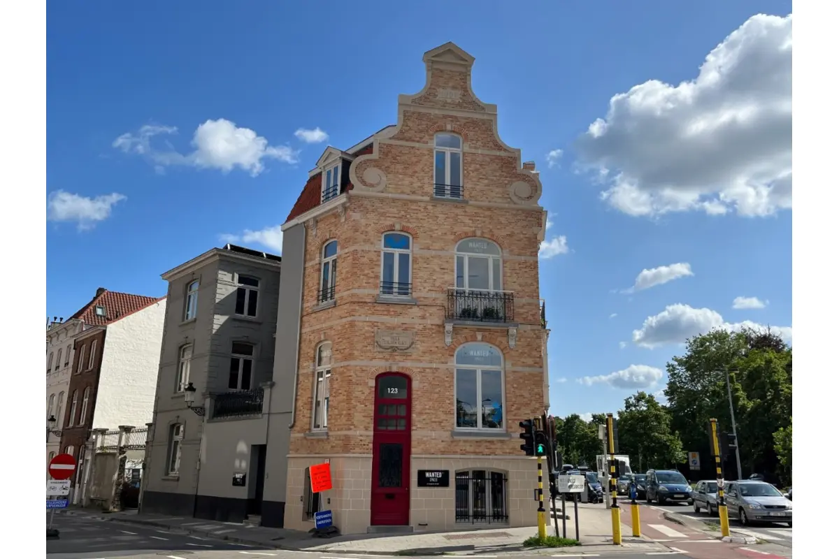 Handelszaak te  huur in Brugge 8000 450.00€  slaapkamers m² - Zoekertje 32435