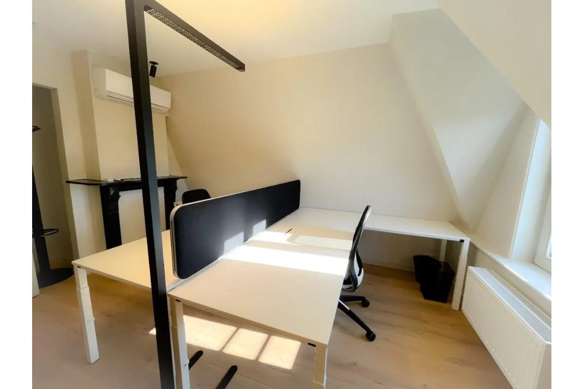 Handelszaak te  huur in Brugge 8000 570.00€  slaapkamers m² - Zoekertje 32431