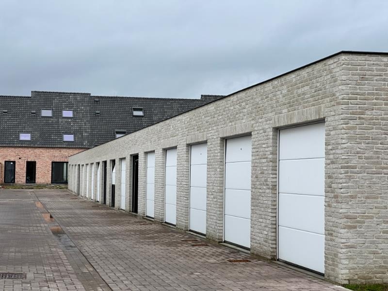 Parking & garage te  koop in Tielt 8700 34240.00€  slaapkamers 23.00m² - Zoekertje 1378093