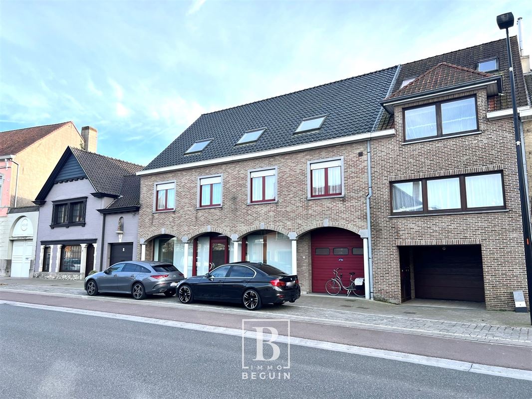 Commerciële ruimte te koop in Oostrozebeke 8780 495000.00€ 4 slaapkamers 300.00m² - Zoekertje 277527
