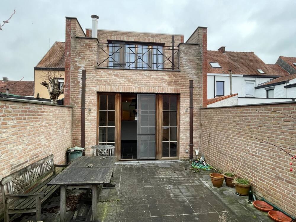 Huis te  koop in Beveren 8800 270000.00€ 4 slaapkamers 300.00m² - Zoekertje 1306451