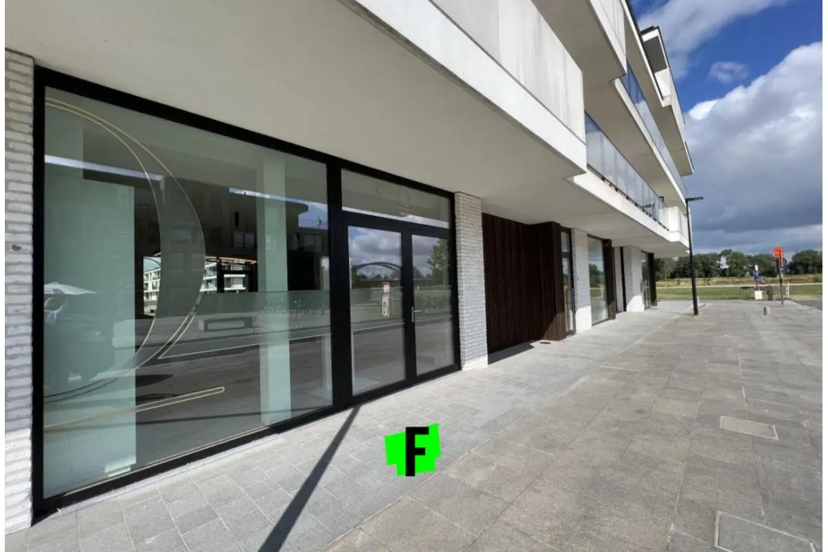 Handelszaak te  koop in Sint-Eloois-Vijve 8793 485000.00€  slaapkamers m² - Zoekertje 36825