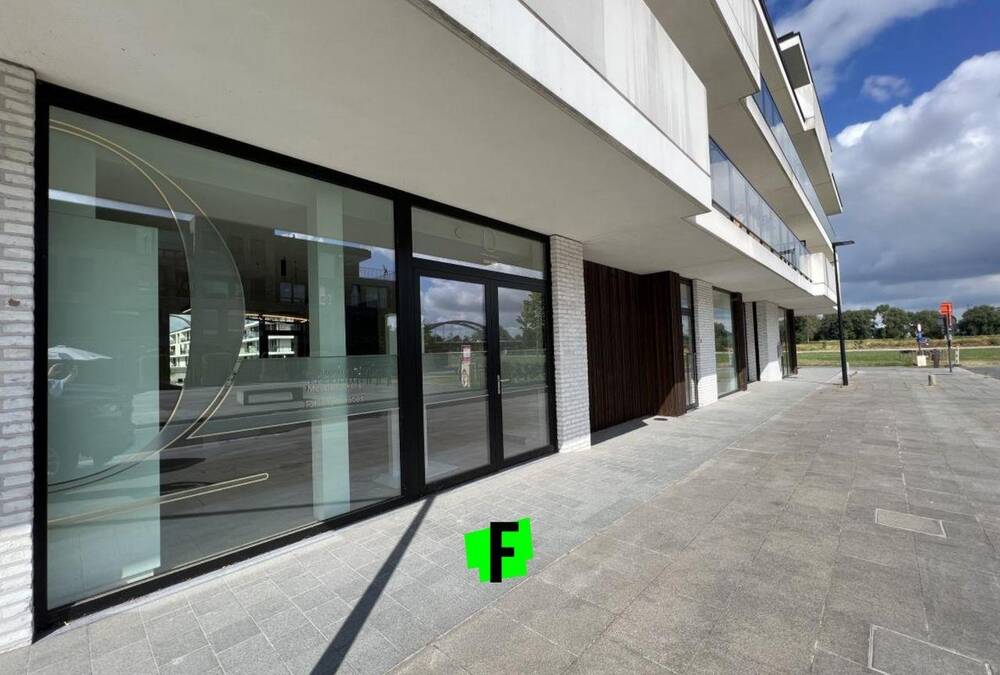 Handelszaak te  koop in Sint-Eloois-Vijve 8793 485000.00€  slaapkamers 0.00m² - Zoekertje 36825