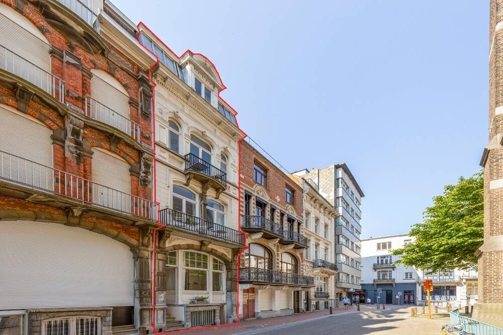 Herenhuis te koop in Blankenberge 8370 599000.00€ 7 slaapkamers 248.00m² - Zoekertje 39745