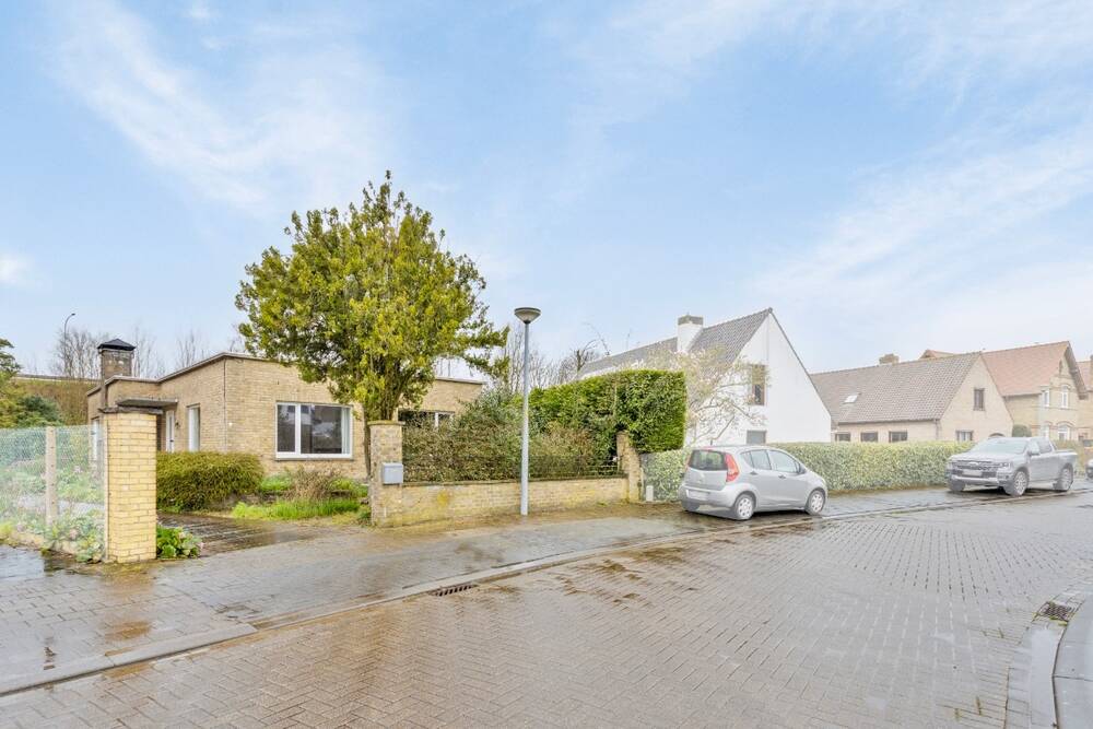 Huis te  koop in Veurne 8630 399000.00€ 2 slaapkamers 327.80m² - Zoekertje 1321946