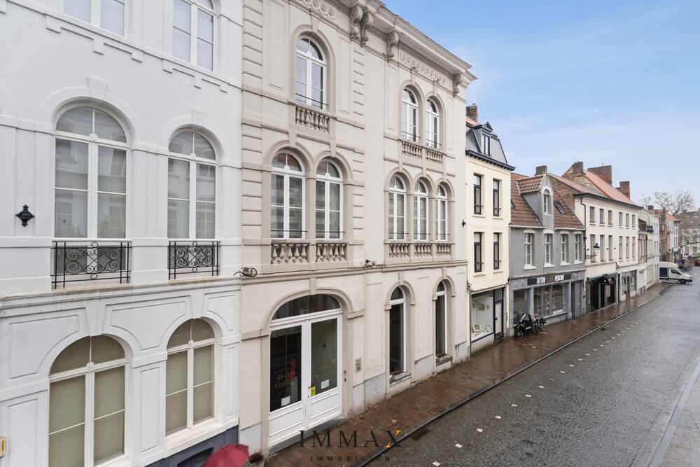 Herenhuis te  koop in Brugge 8000 0.00€ 6 slaapkamers 325.00m² - Zoekertje 1322343