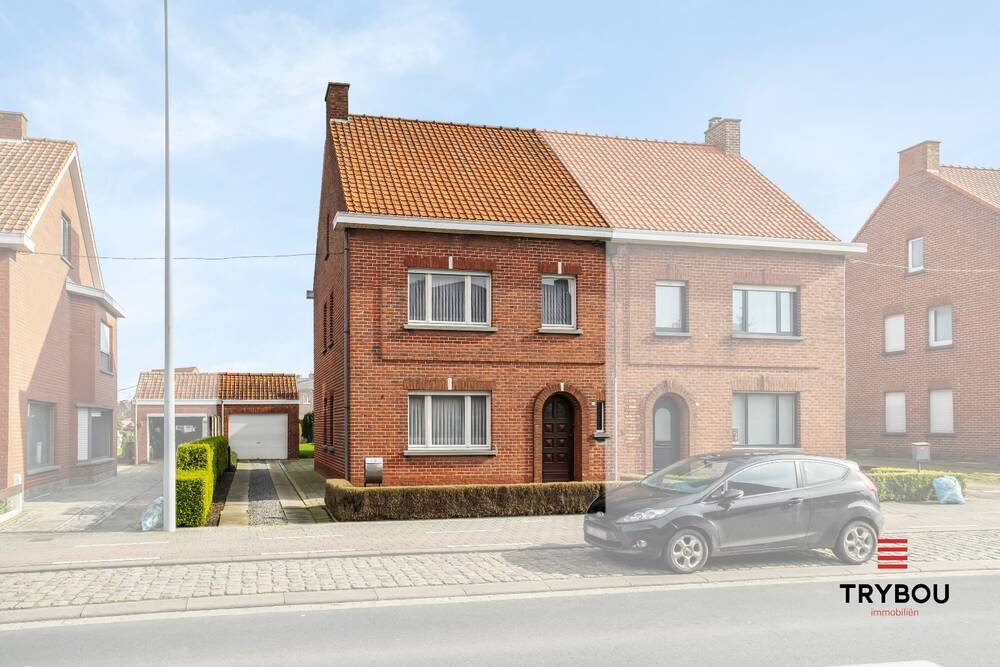 Huis te  koop in Langemark-Poelkapelle 8920 199000.00€ 4 slaapkamers m² - Zoekertje 1322911