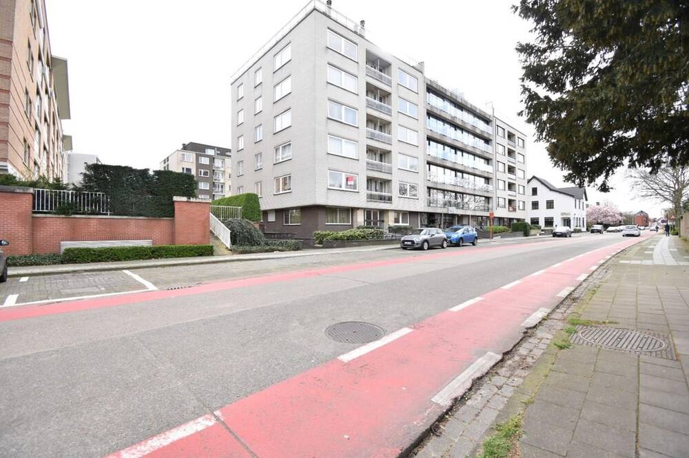 Appartement te  koop in Sint-Andries 8200 249000.00€ 3 slaapkamers 95.00m² - Zoekertje 1324107