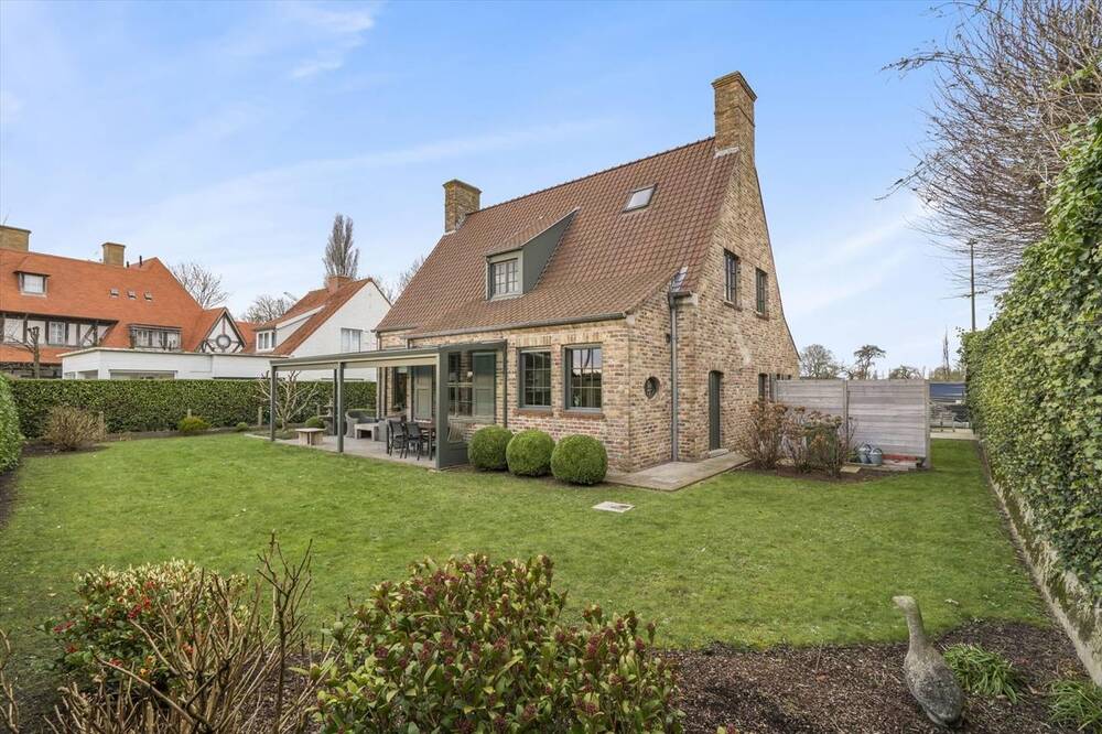 Villa te  koop in Knokke 8300 925000.00€ 4 slaapkamers 216.00m² - Zoekertje 1324842