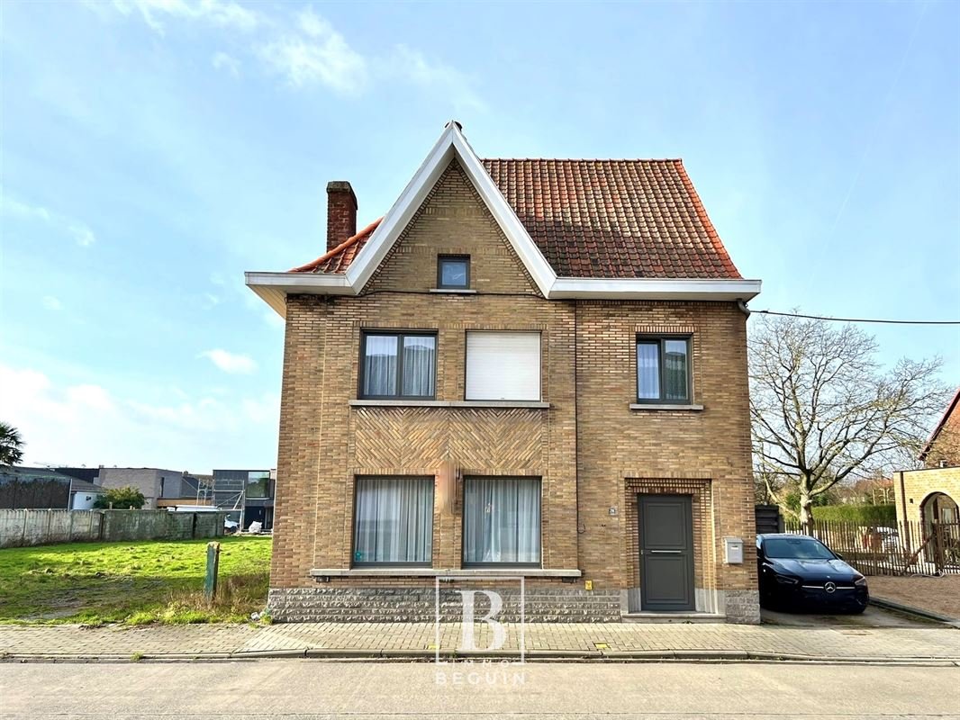 Huis te  koop in Wielsbeke 8710 315000.00€ 3 slaapkamers 200.00m² - Zoekertje 1325579