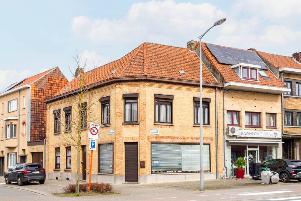 Huis te  koop in Kortrijk 8500 385000.00€ 6 slaapkamers 335.00m² - Zoekertje 1334546