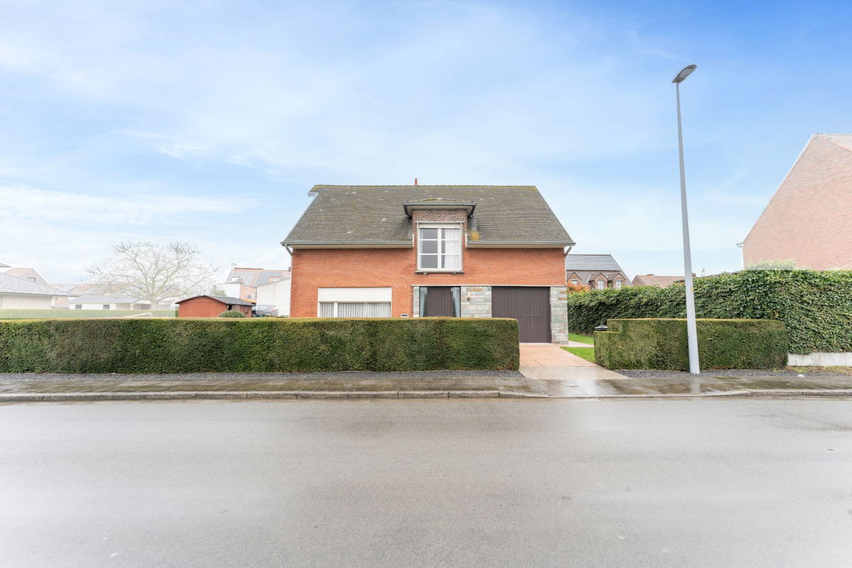 Huis te  koop in Ardooie 8850 275000.00€ 3 slaapkamers 201.00m² - Zoekertje 277890