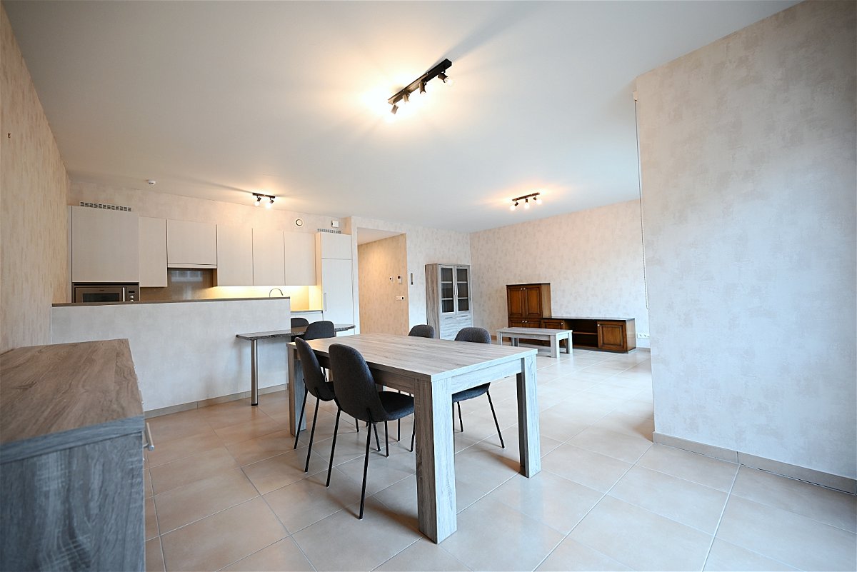 Appartement te  huur in Roeselare 8800 830.00€  slaapkamers m² - Zoekertje 1336574