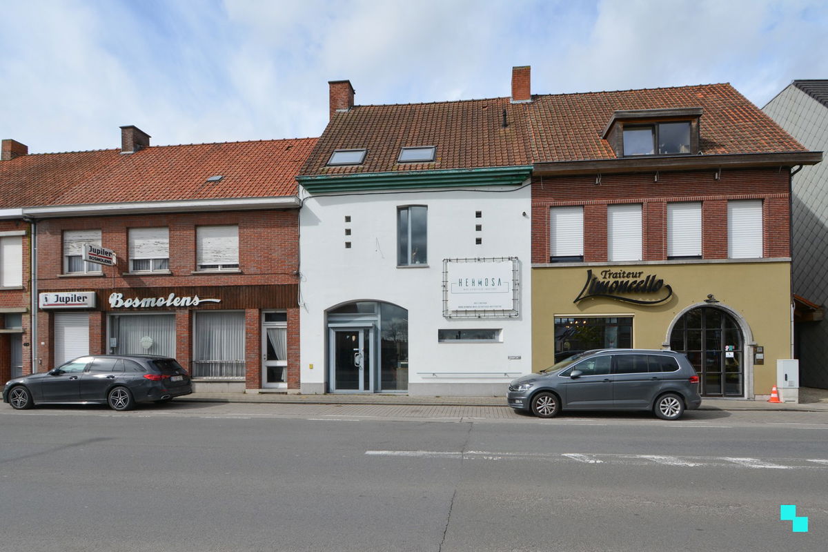 Mixgebouw te  koop in Izegem 8870 299000.00€ 1 slaapkamers 278.00m² - Zoekertje 278020
