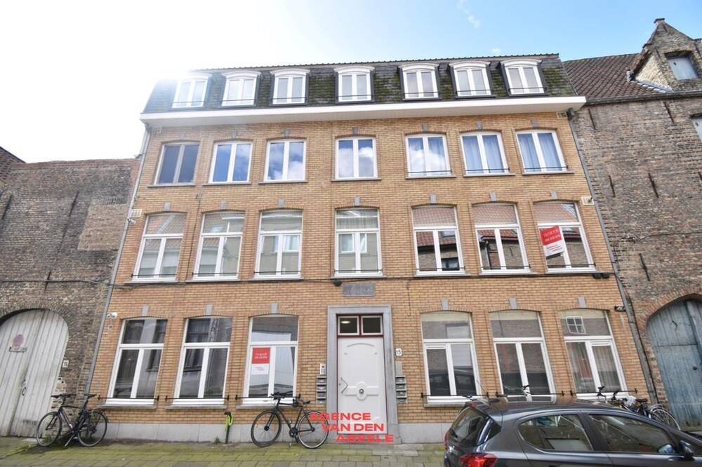 Appartement te  huur in Brugge 8000 735.00€ 2 slaapkamers m² - Zoekertje 1349505