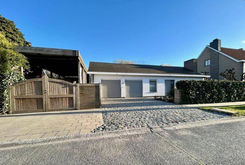 Huis te  koop in Sint-Eloois-Winkel 8880 374000.00€ 3 slaapkamers 170.00m² - Zoekertje 1350378