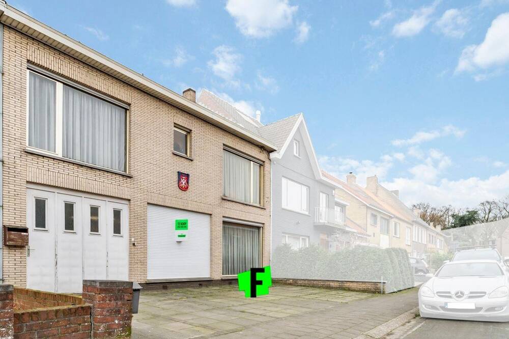 Huis te  koop in Sint-Kruis 8310 375000.00€ 4 slaapkamers 389.00m² - Zoekertje 1351591