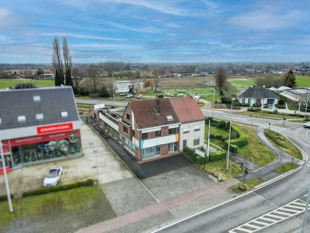 Huis te  koop in Torhout 8820 389000.00€ 6 slaapkamers 527.00m² - Zoekertje 1351512