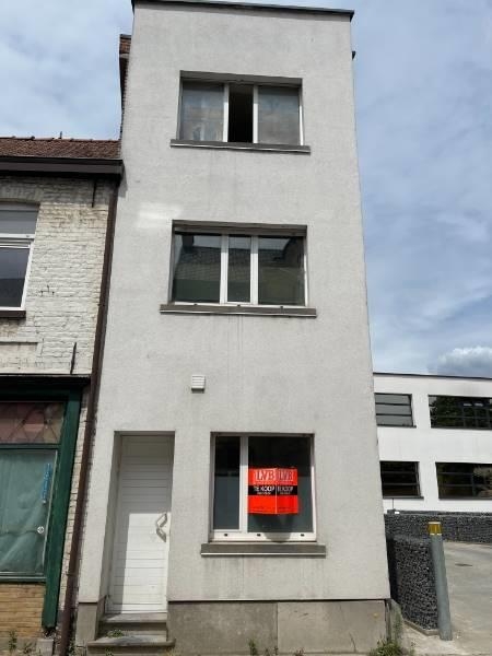 Appartement te  koop in Kuurne 8520 215000.00€ 4 slaapkamers m² - Zoekertje 1354200