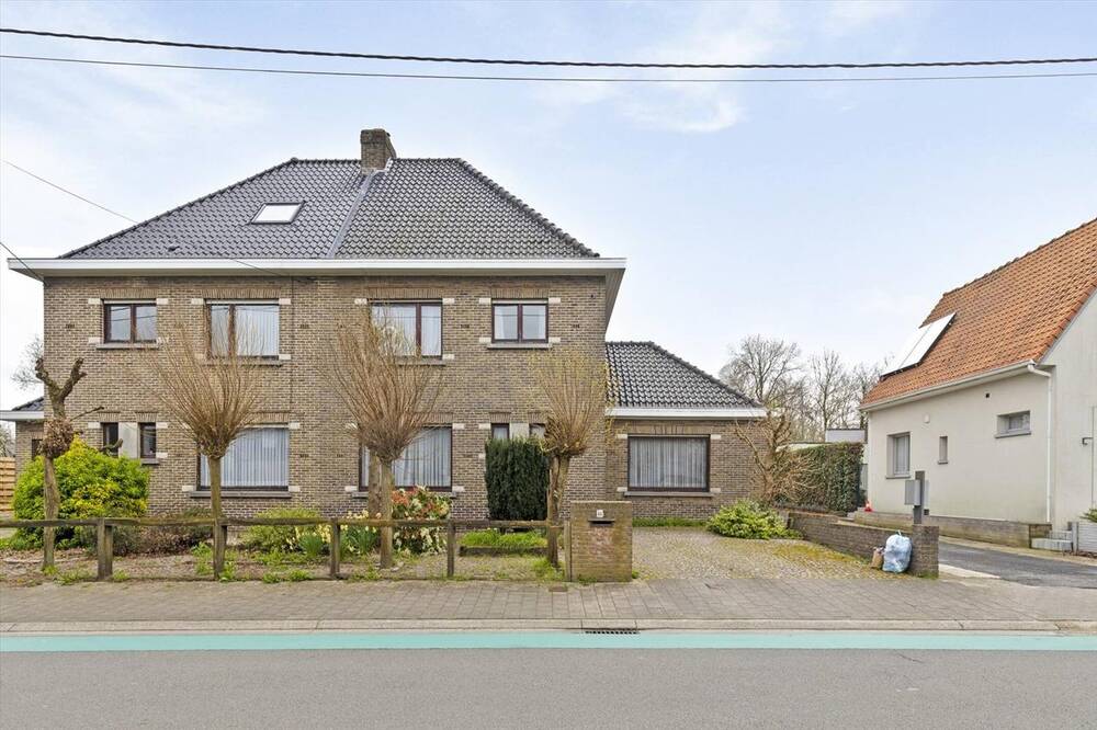 Huis te  koop in Beveren 8791 385000.00€ 4 slaapkamers 256.00m² - Zoekertje 1356280