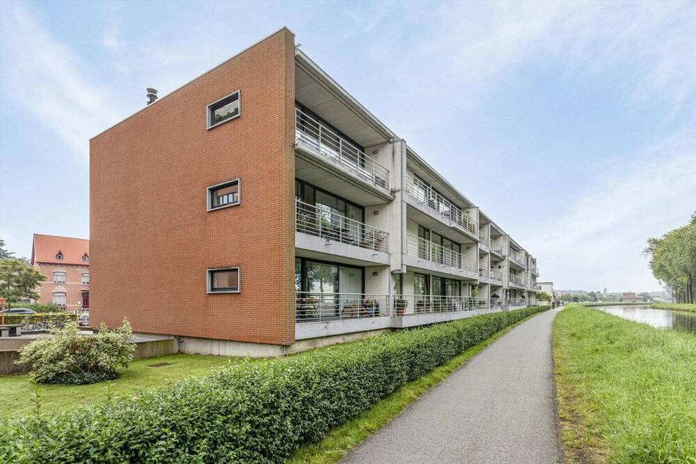 Appartement te  huur in Assebroek 8310 900.00€ 2 slaapkamers 97.00m² - Zoekertje 1356374