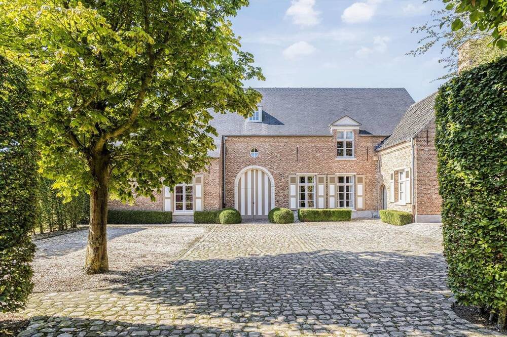 Huis te  koop in Brielen 8900 0.00€ 4 slaapkamers 549.00m² - Zoekertje 1361211