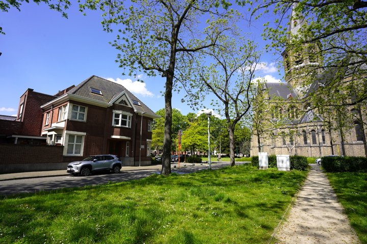 Huis te  koop in Kortrijk 8500 337500.00€ 4 slaapkamers 224.00m² - Zoekertje 1361713