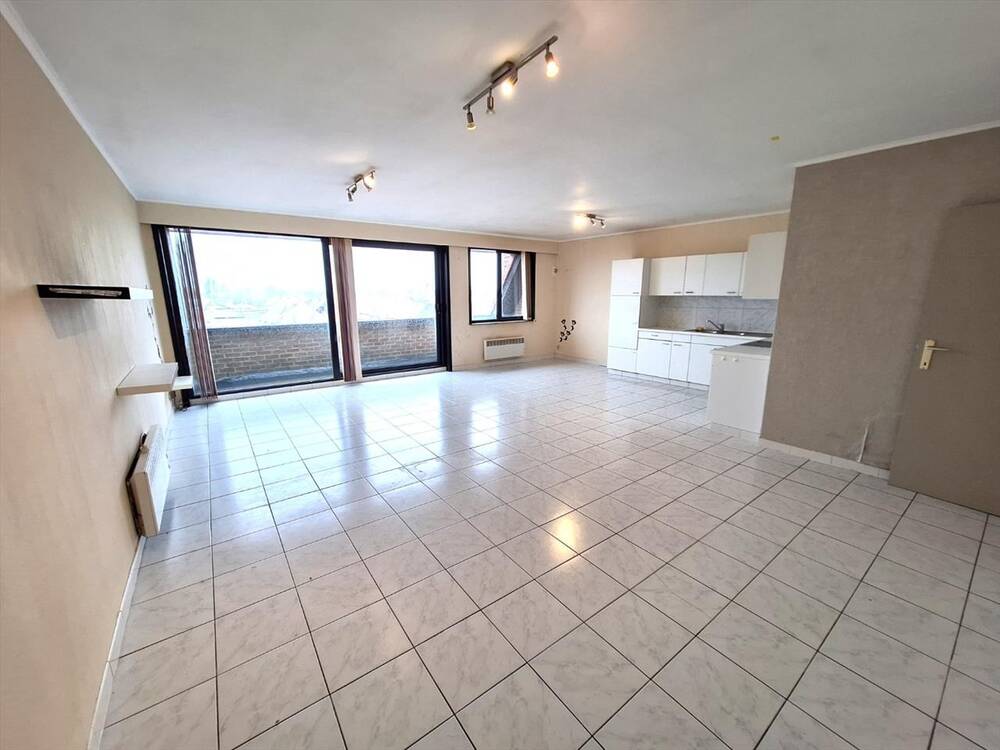 Appartement te  koop in Roeselare 8800 140000.00€ 2 slaapkamers m² - Zoekertje 1379418