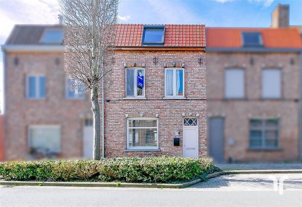 Huis te  koop in Assebroek 8310 350000.00€ 4 slaapkamers 180.00m² - Zoekertje 1379400