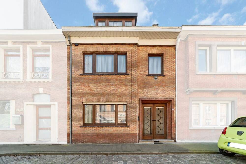 Huis te  koop in Sint-Andries 8200 285000.00€ 3 slaapkamers 159.00m² - Zoekertje 1383218