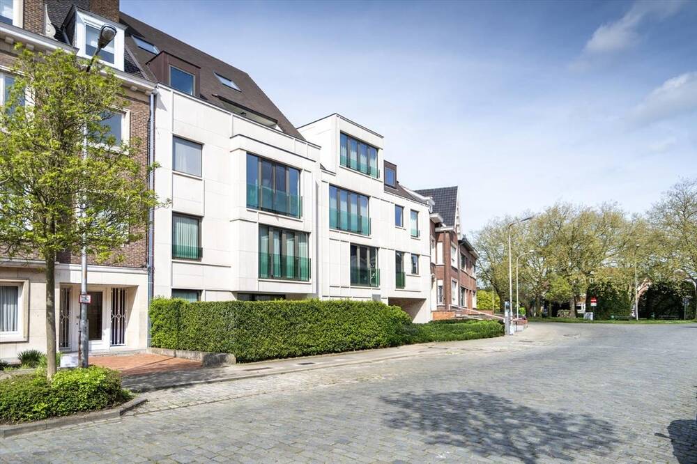 Appartement te  koop in Kortrijk 8500 735000.00€ 2 slaapkamers 190.00m² - Zoekertje 1385170