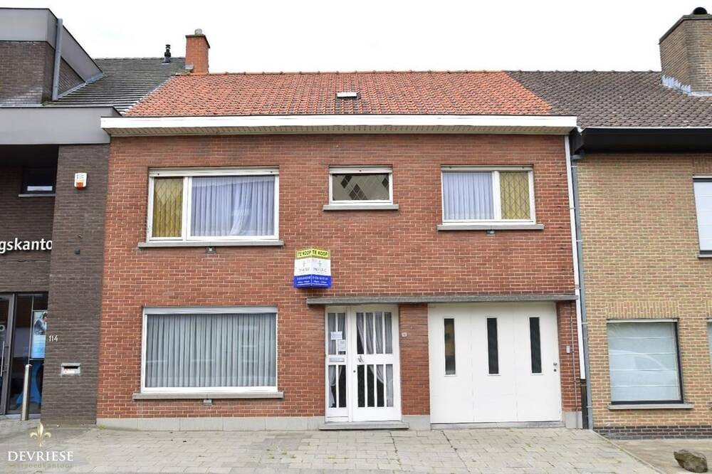 Huis te  koop in Sint-Eloois-Winkel 8880 185000.00€ 3 slaapkamers 253.00m² - Zoekertje 1384543