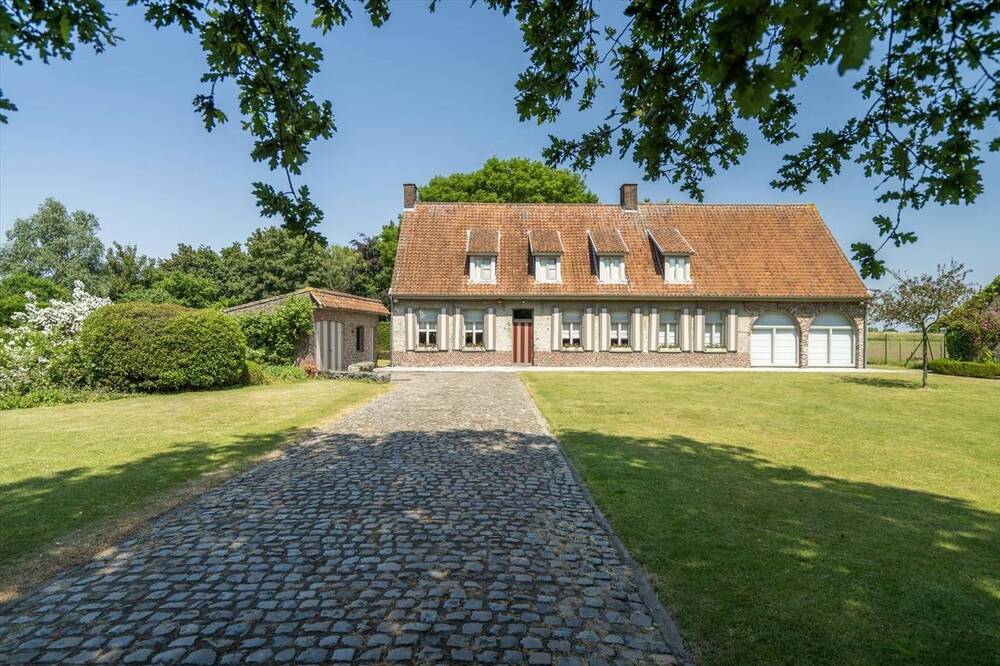 Huis te  koop in Wevelgem 8560 0.00€ 5 slaapkamers 506.00m² - Zoekertje 1386146