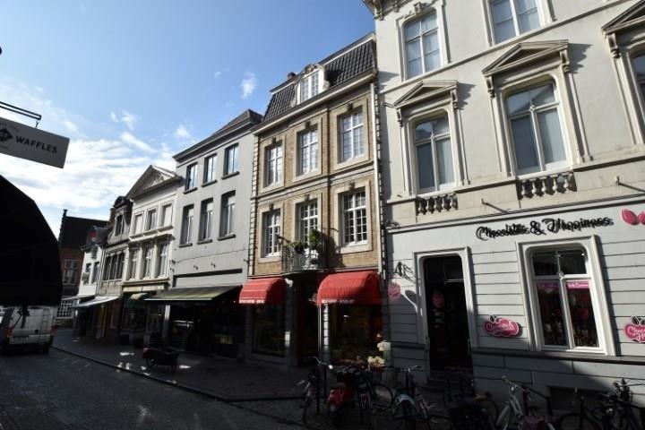 Appartement te  huur in Brugge 8000 695.00€ 1 slaapkamers 58.00m² - Zoekertje 1389316