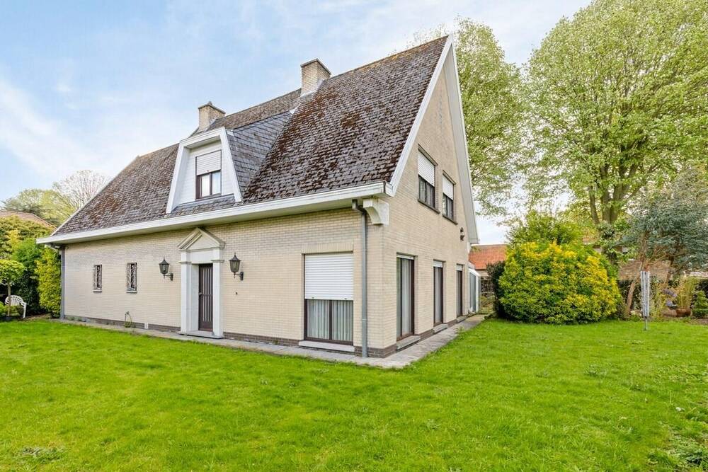 Villa te  koop in Sint-Andries 8200 539000.00€ 4 slaapkamers 215.00m² - Zoekertje 1391877