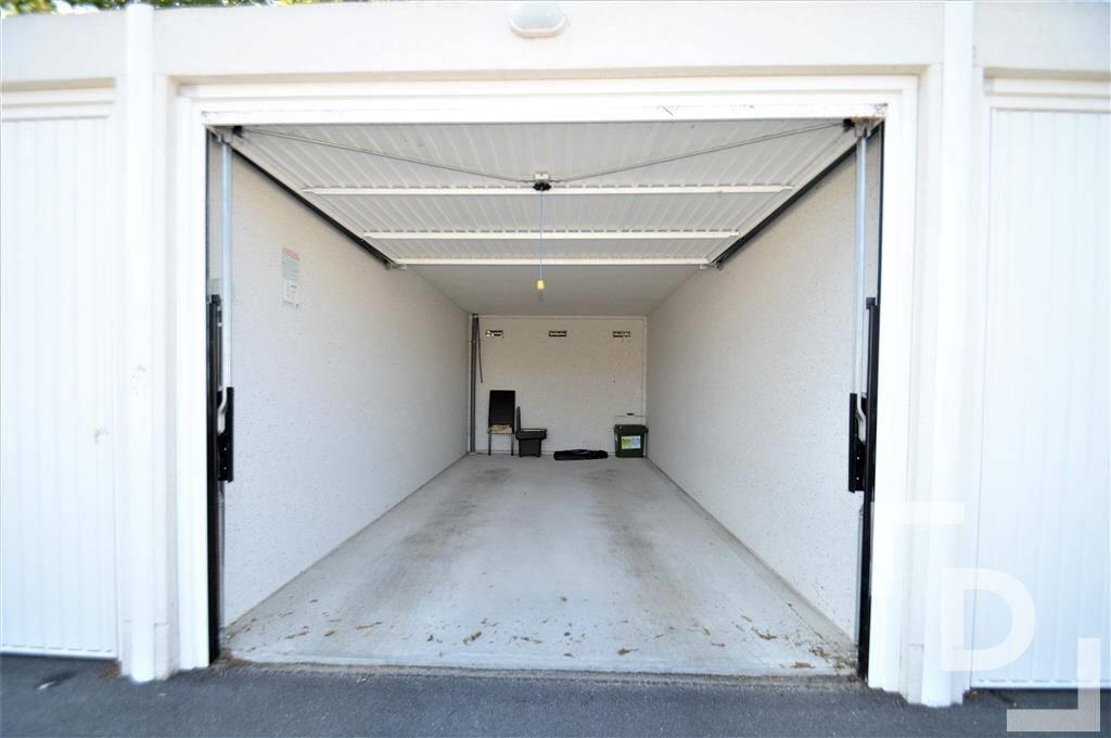 Parking & garage te  huur in Ieper 8900 80.00€  slaapkamers m² - Zoekertje 1410226
