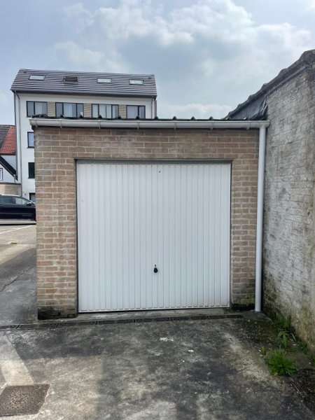 Parking & garage te koop in Roeselare 8800 25000.00€ slaapkamers m² - Zoekertje 92328