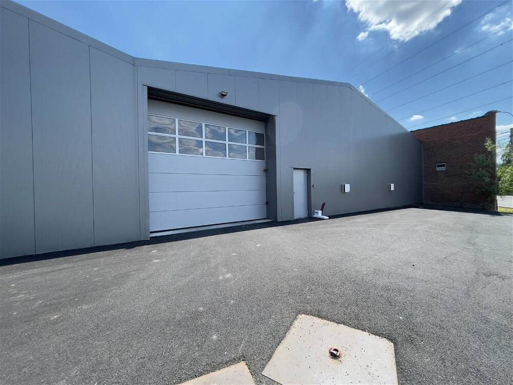 Industrie te huur in Vichte 8570 670.00€ slaapkamers 127.00m² - Zoekertje 92434