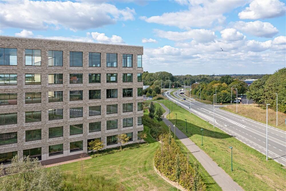 Kantoor te  huur in Kortrijk 8500 5135.00€  slaapkamers 425.00m² - Zoekertje 92410