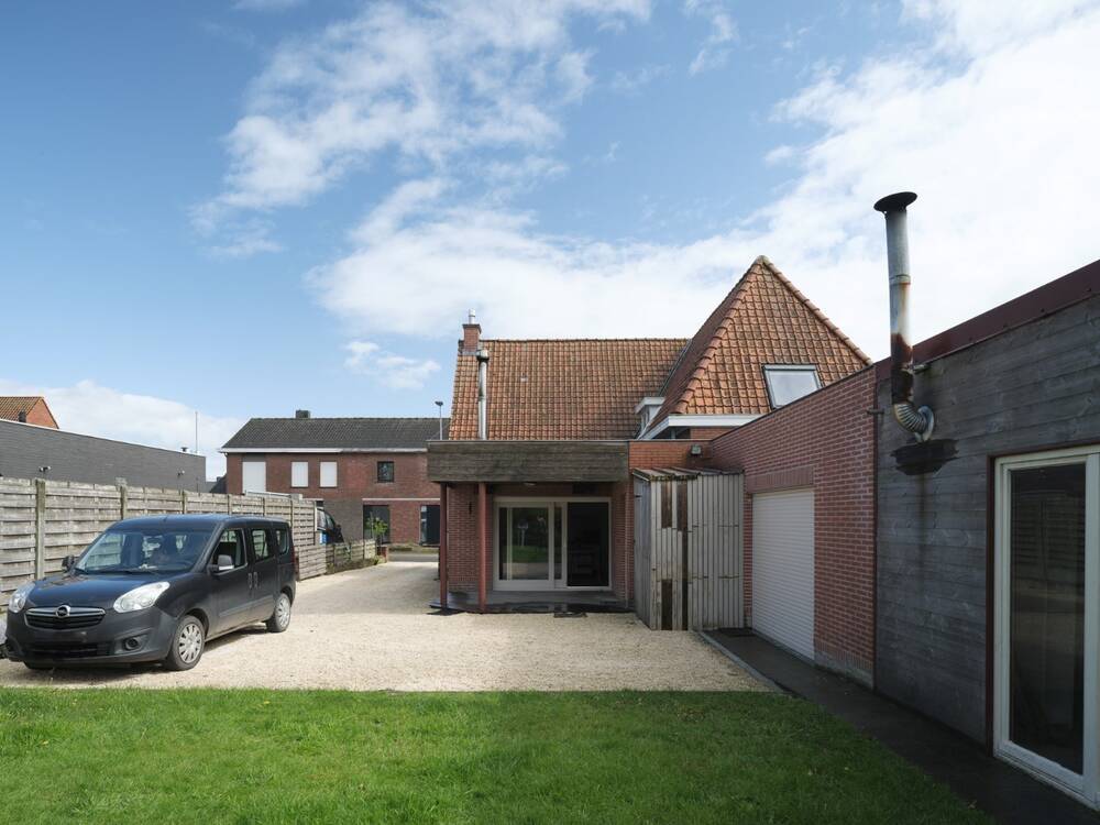 Huis te koop in Ruiselede 8755 435000.00€ 4 slaapkamers 234.00m² - Zoekertje 279927