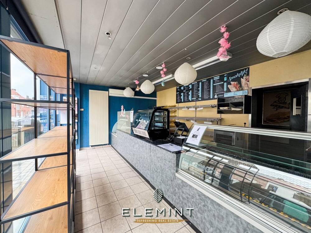 Commerciële ruimte te  koop in Wevelgem 8560 270000.00€  slaapkamers m² - Zoekertje 280586