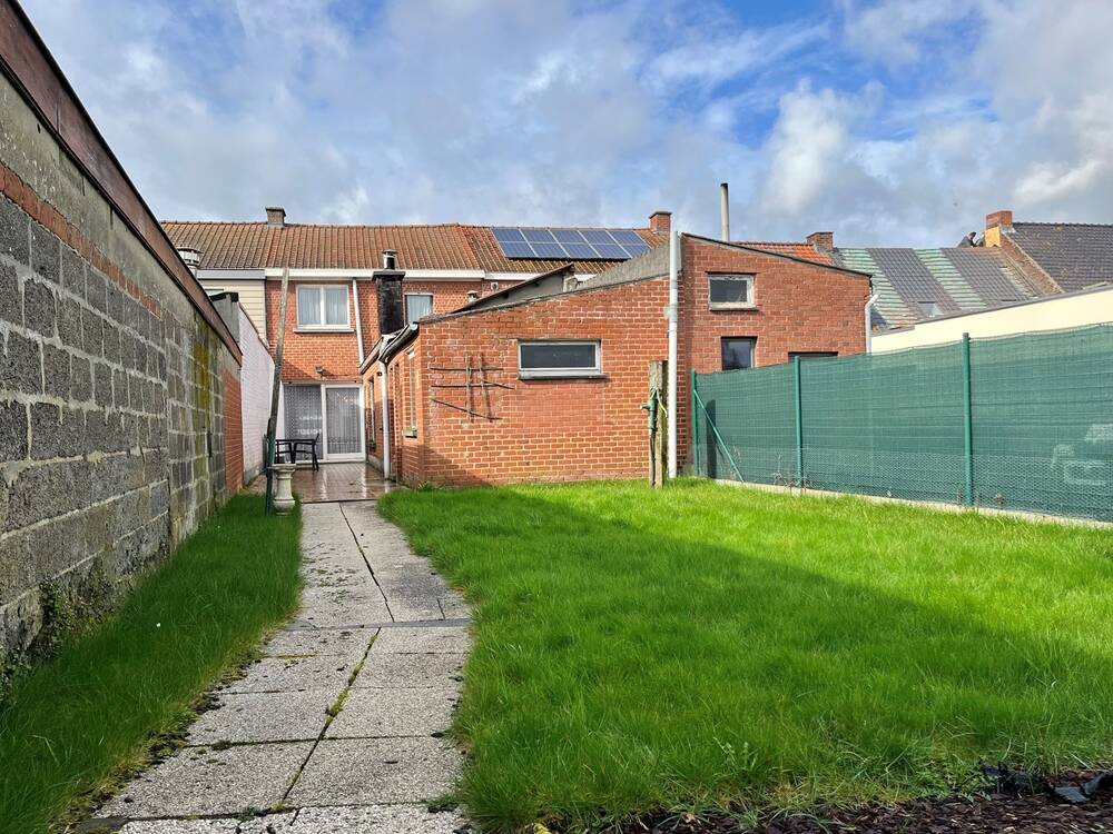 Huis te  koop in Ingelmunster 8770 130000.00€ 3 slaapkamers m² - Zoekertje 281308
