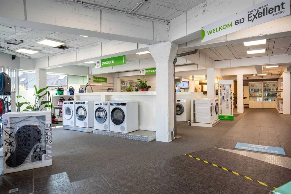 Handelszaak te  koop in Hulste 8531 498000.00€  slaapkamers 598.00m² - Zoekertje 129125