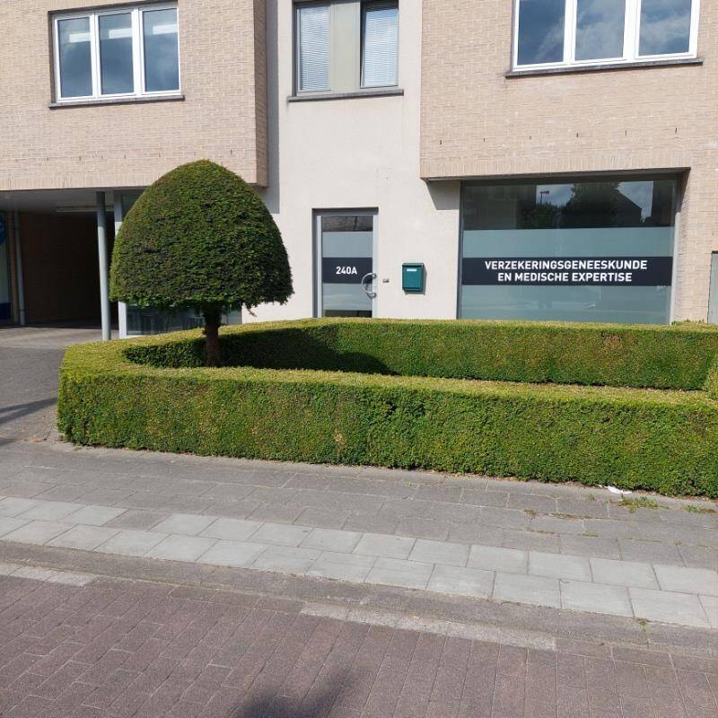 Handelszaak te  koop in Assebroek 8310 235000.00€  slaapkamers 82.00m² - Zoekertje 129793