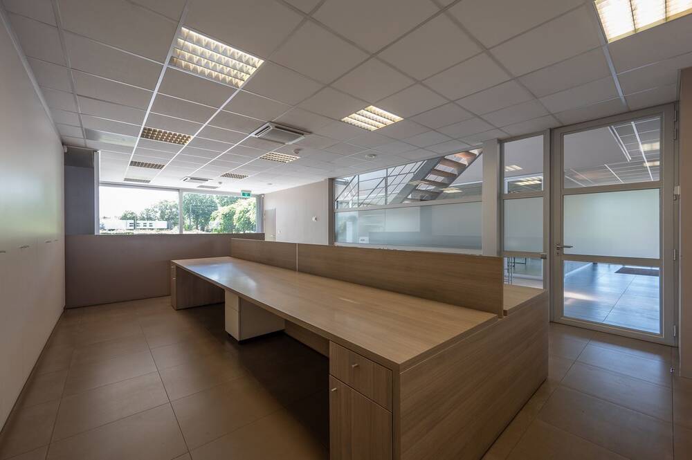 Handelszaak te huur in Meulebeke 8760 438.00€ slaapkamers 75.00m² - Zoekertje 130851