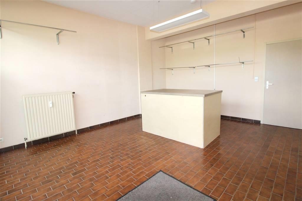 Handelszaak te  huur in Gullegem 8560 600.00€  slaapkamers 70.00m² - Zoekertje 151961