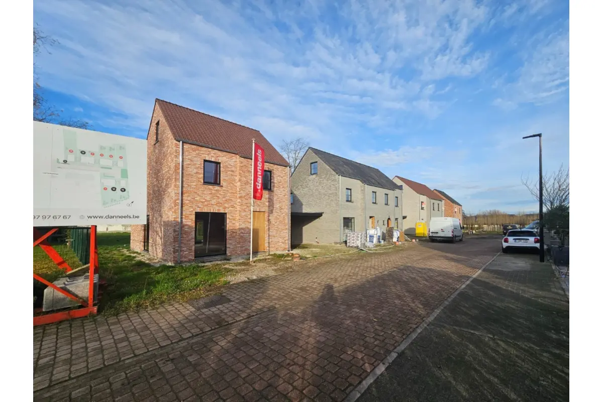 Huis te  koop in Oostkamp 8020 460000.00€ 3 slaapkamers 169.00m² - Zoekertje 152710